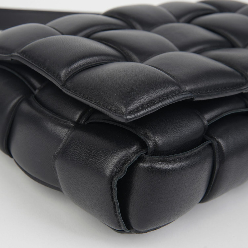 BOTTEGA VENETA 加厚卡式斜背包單肩包 591970-5