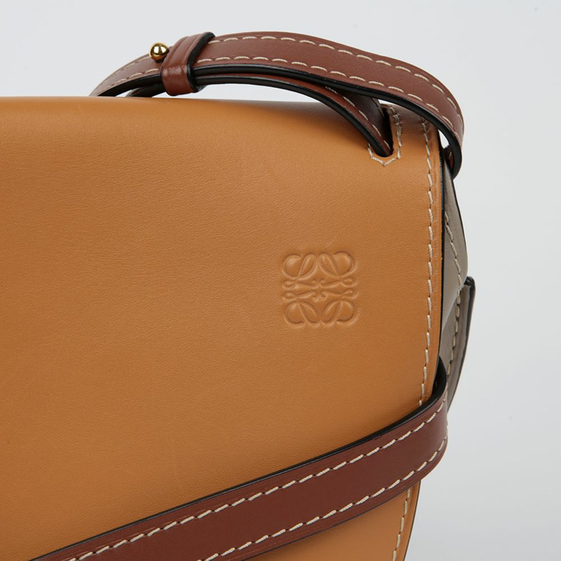 LOEWE Gate 小肩斜背包-2