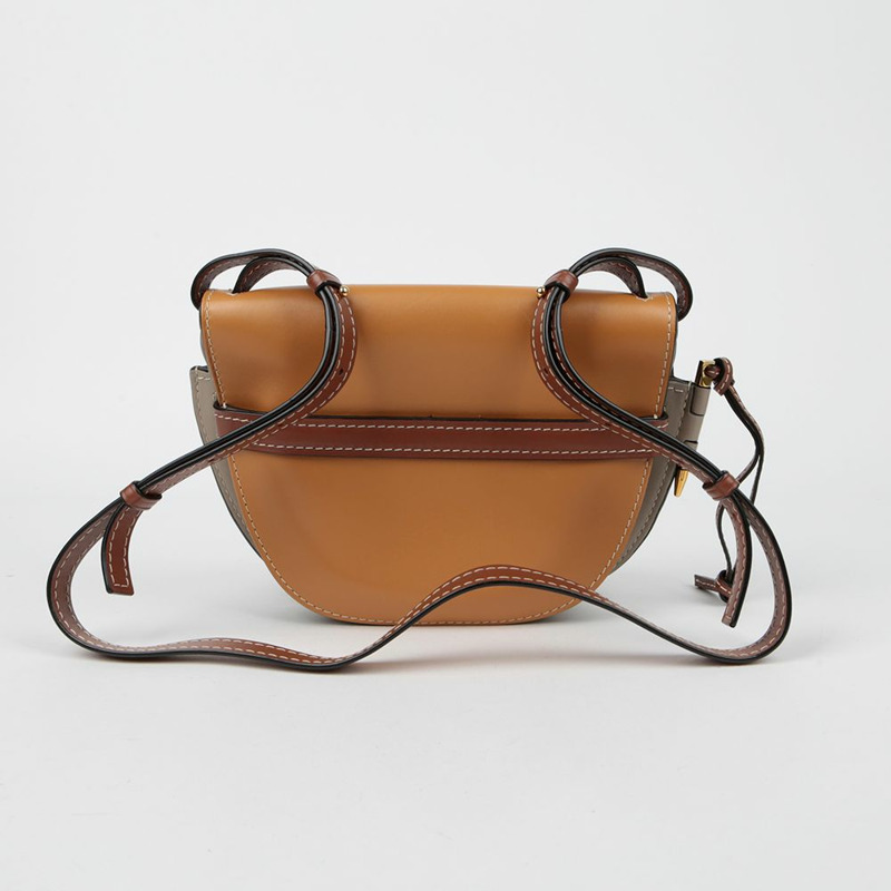 LOEWE Gate 小肩斜背包-4