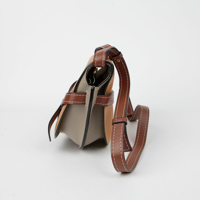 LOEWE Gate 小肩斜背包-5