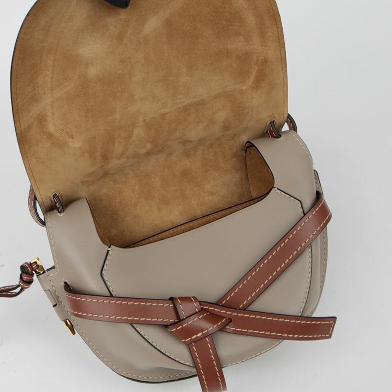 LOEWE Gate 小肩斜背包-8