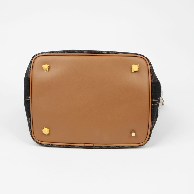BURBERRY Ashby Hobo 中型托特單肩包 3945742-4