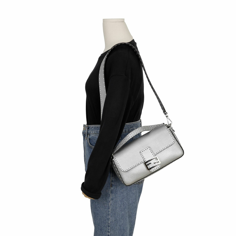 FENDI 8BR600 Baguette 中型托特單肩包-10