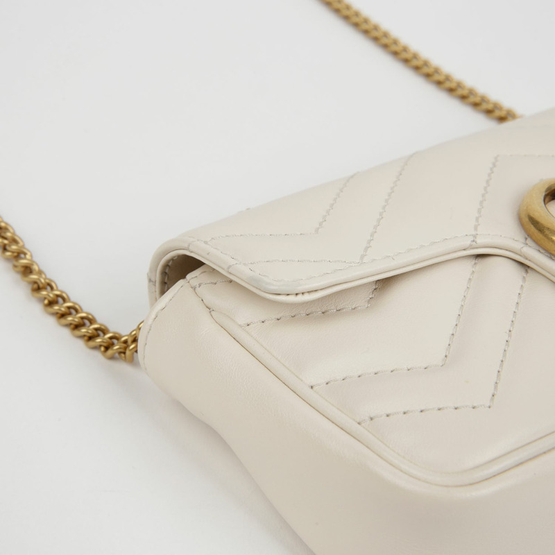 GUCCI GG Marmont 超迷你鏈條斜背包 476433-6