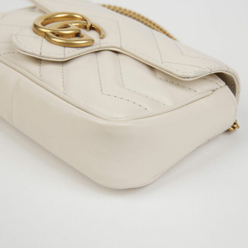 GUCCI GG Marmont 超迷你鏈條斜背包 476433-10
