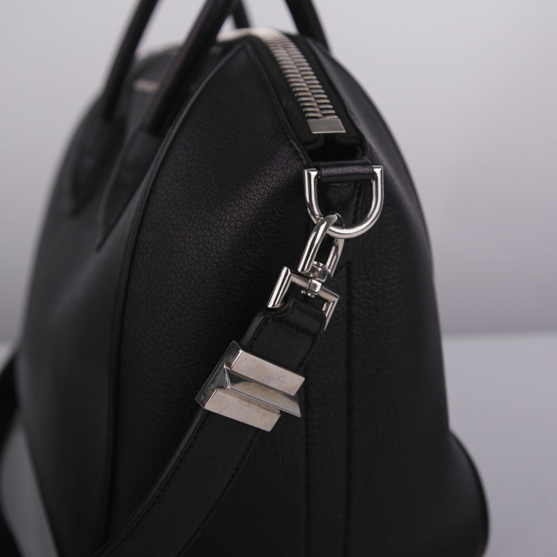 GIVENCHY Antigona 中型黑色山羊皮手提包和單肩包-9