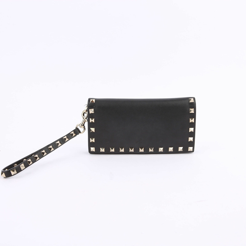 VALENTINO 黑色 Rockstud 皮革手拿包-14