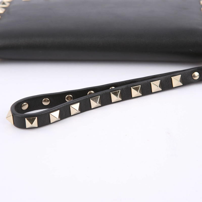 VALENTINO 黑色 Rockstud 皮革手拿包-16