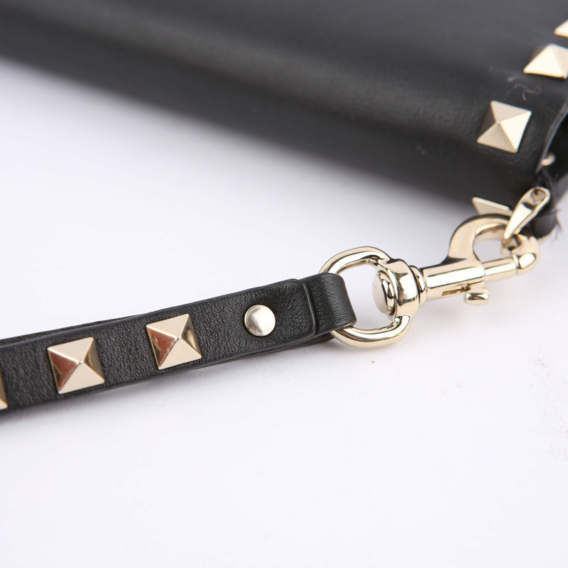 VALENTINO 黑色 Rockstud 皮革手拿包-17
