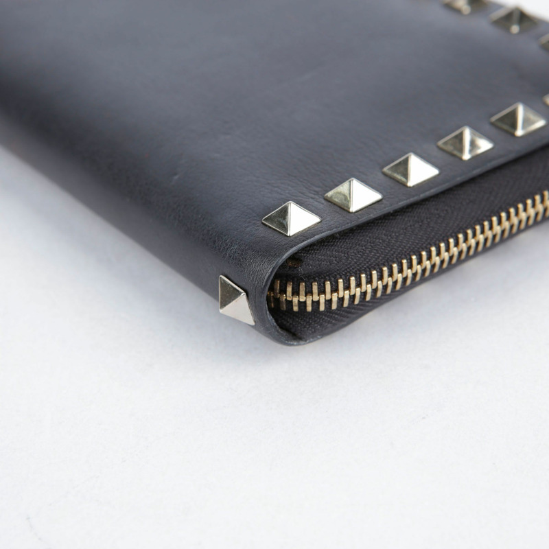 VALENTINO Rockstud 拉鍊長版皮夾 黑色皮革-9