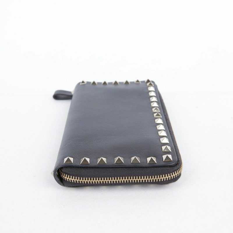 VALENTINO Rockstud 拉鍊長版皮夾 黑色皮革-10