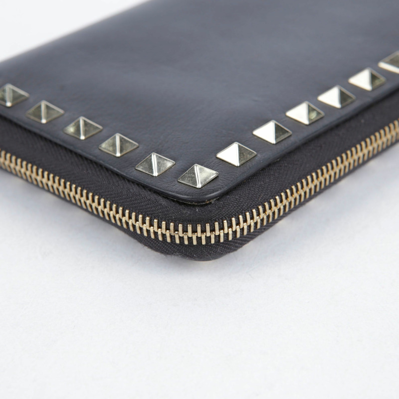 VALENTINO Rockstud 拉鍊長版皮夾 黑色皮革-11