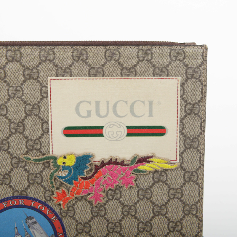 GUCCI GG Supreme 帆布郵差貼片斜背包-1