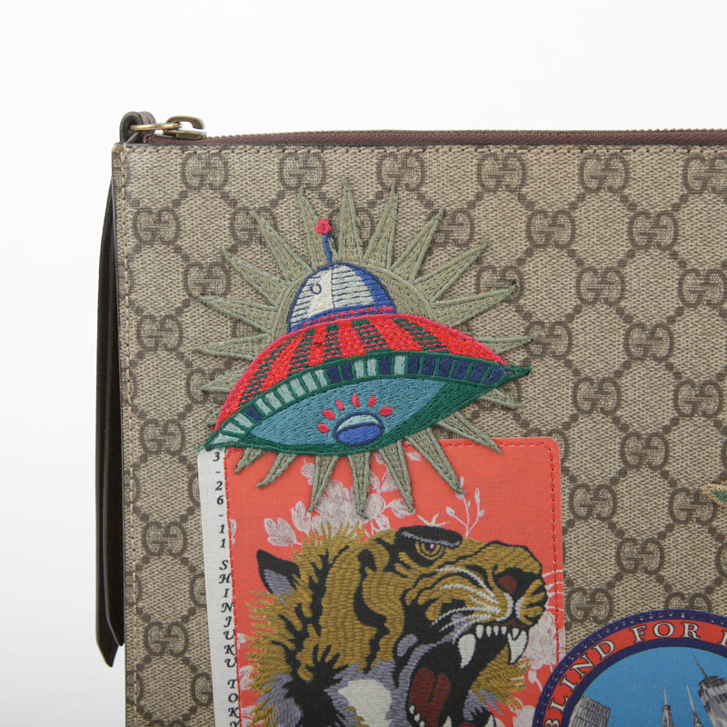 GUCCI GG Supreme 帆布郵差貼片斜背包-2