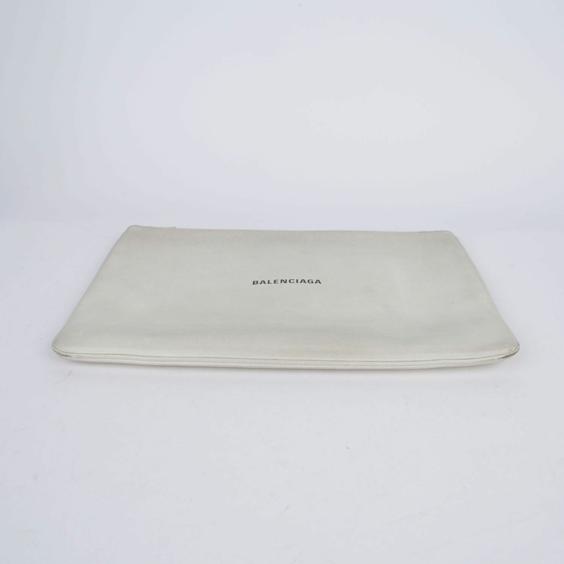 BALENCIAGA 大白色皮革日常手拿包-4