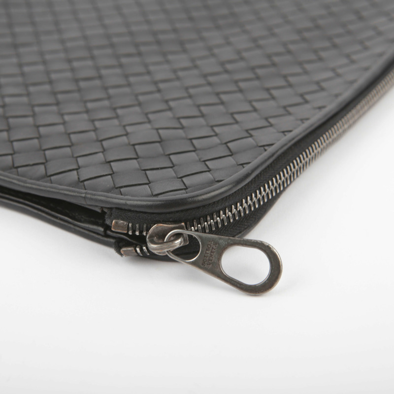 BOTTEGA VENETA 黑色皮革 Intrecciato 文件手拿包-5