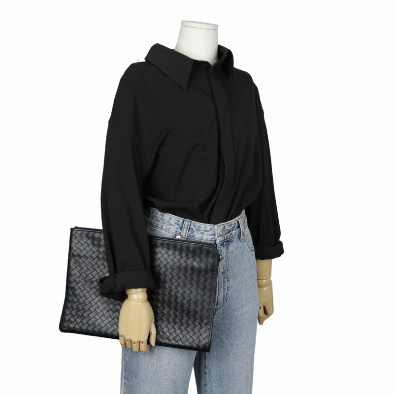 BOTTEGA VENETA 黑色皮革 Intrecciato 文件手拿包-12
