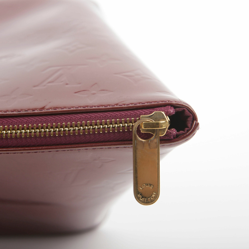 LOUIS VUITTON Monogram Vernis Amarante Bellevue 小號手提包-10