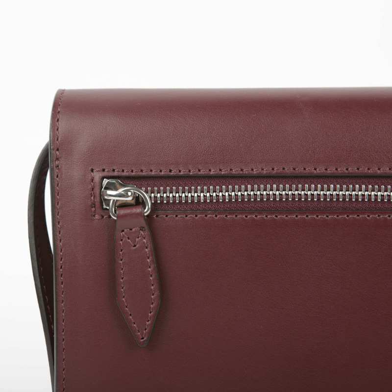 BURBERRY 雙色皮革 Macken 斜背包-5