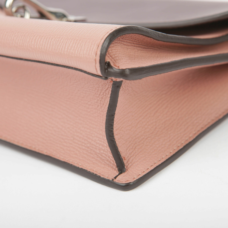 BURBERRY 雙色皮革 Macken 斜背包-9