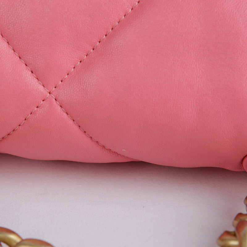 【包稅】CHANEL 中型粉紅羊皮19鏈條單肩包-17