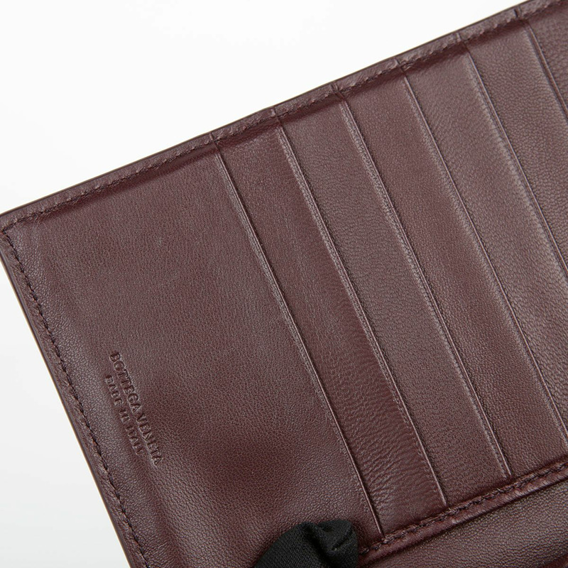 BOTTEGA VENETA 勃根地紅皮革 Intrecciato 歐陸式皮夾-16