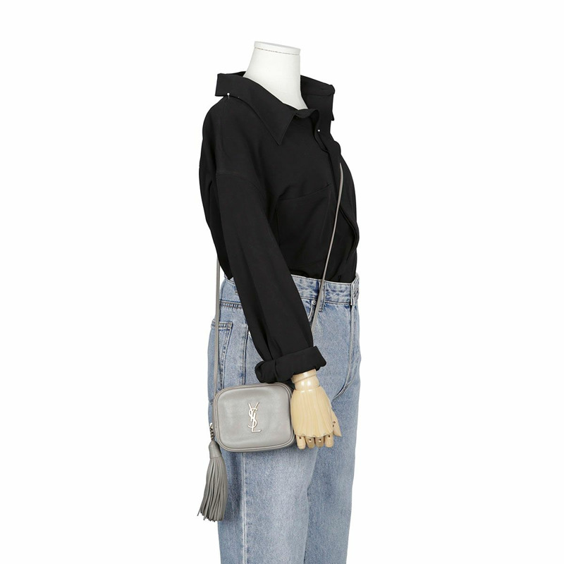 SAINT LAURENT 灰色皮革 Monogram Blogger 肩背包和斜背包-21