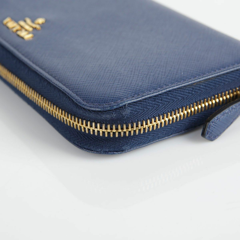 PRADA 藍色 Saffiano 皮革金屬標誌長錢包-14