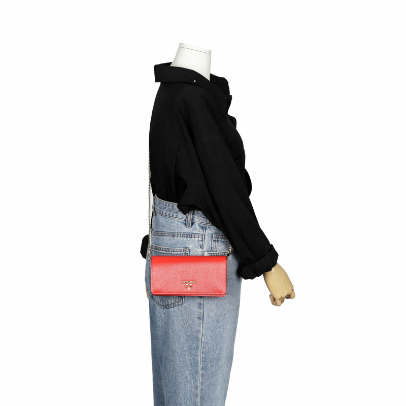 PRADA 紅色 Vitello Move WOC 斜背包-15