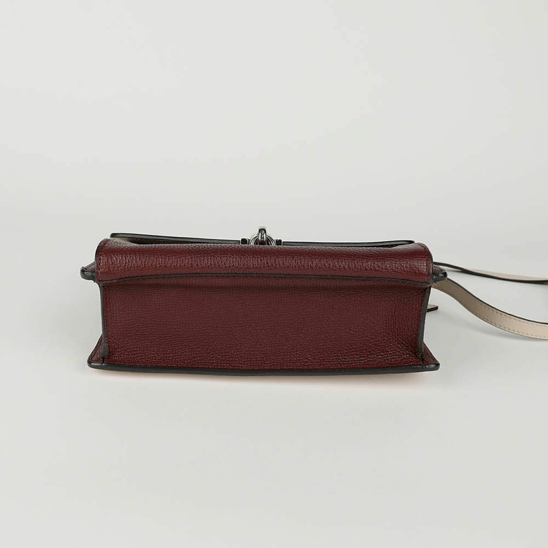 BURBERRY 雙色皮革 McKen 斜背包與肩背包-10