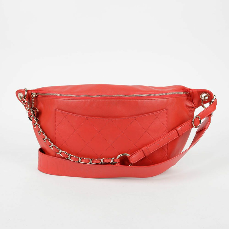 【包稅】CHANEL 紅色羊皮 Pharrell 聯名款單肩斜背包-1