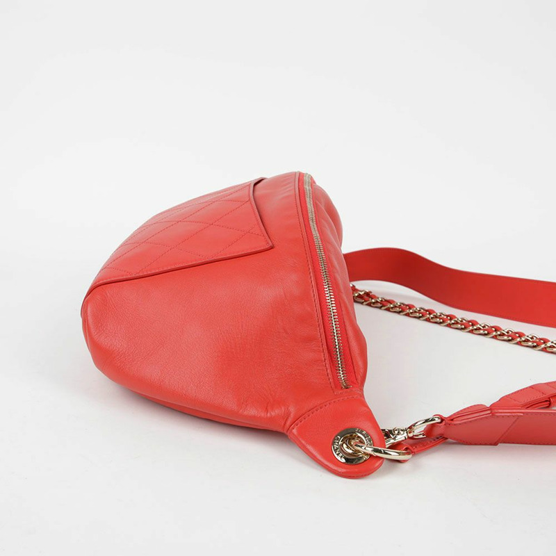 【包稅】CHANEL 紅色羊皮 Pharrell 聯名款單肩斜背包-5