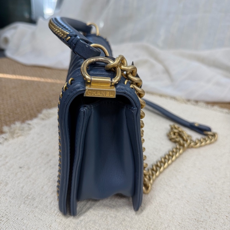 Chanel Leboy 中號宮廷款 牛皮藍色手提斜挎包 26開有卡。-4
