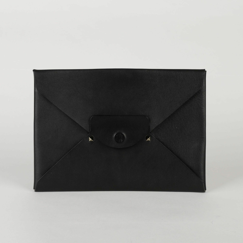 VALENTINO 黑色 Rockstud Untitled 皮革手拿包-0