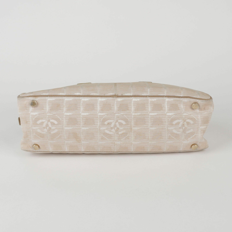 CHANEL 米色布料旅行手提包和肩背包-6