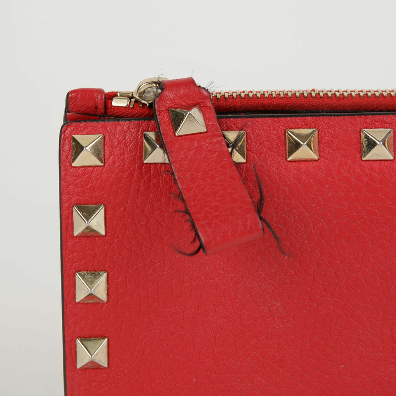 VALENTINO 紅色 Rockstud 皮革拉鍊卡包皮夾-3