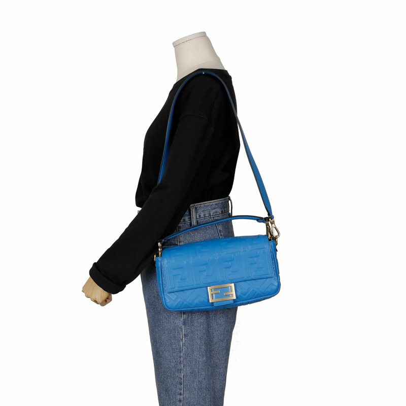 【包稅】FENDI 中型藍色納帕皮革法國棍形單肩斜背包-5