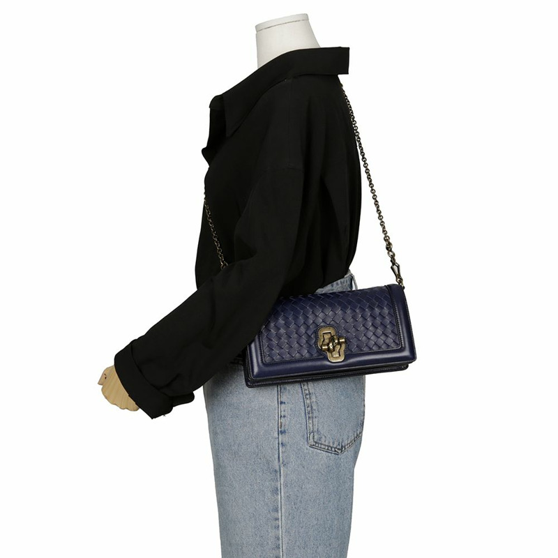 BOTTEGA VENETA 海軍藍 Intrecciato 皮革 City Knot 鏈條單肩包-5