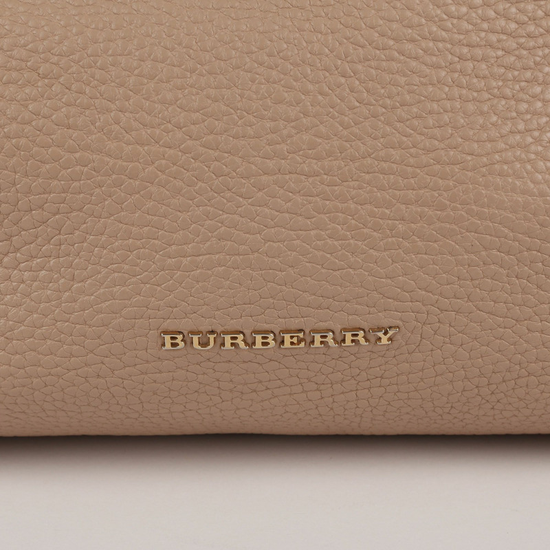 BURBERRY 小號米色粒面皮革 Greenwood 保齡球手提包和單肩包-1