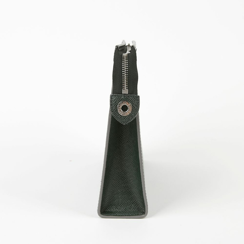 LOUIS VUITTON 綠色 Tiga 皮革 Voyage 手拿包-2