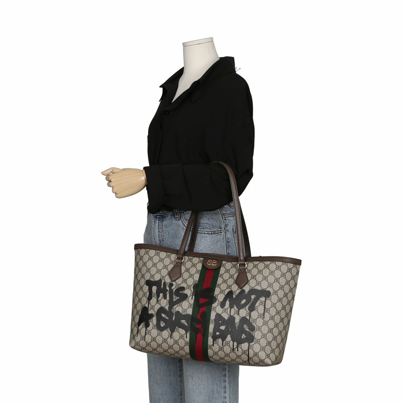 BALENCIAGA 中型帆布 X Gucci Hacker Project 塗鴉手提包與肩背包-10