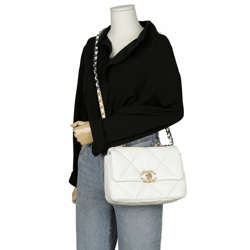 CHANEL 白色皮革 19 瓣鏈單肩斜背包-7