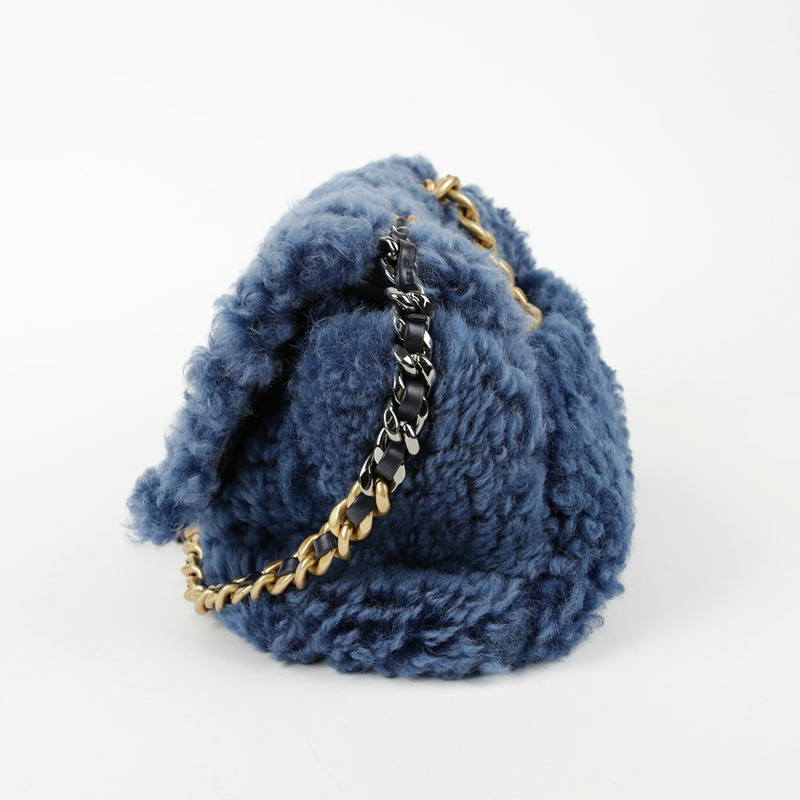 【包稅】CHANEL 小型藍色羊毛皮19翻蓋鏈條單肩斜背包-2