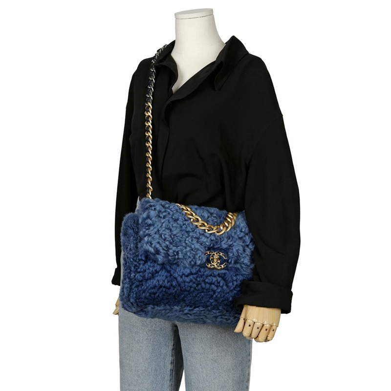 【包稅】CHANEL 小型藍色羊毛皮19翻蓋鏈條單肩斜背包-6
