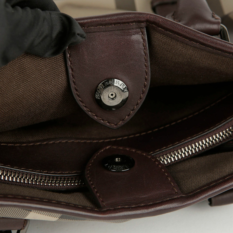 BURBERRY 煙燻格紋 PVC Northfield 手提袋-6