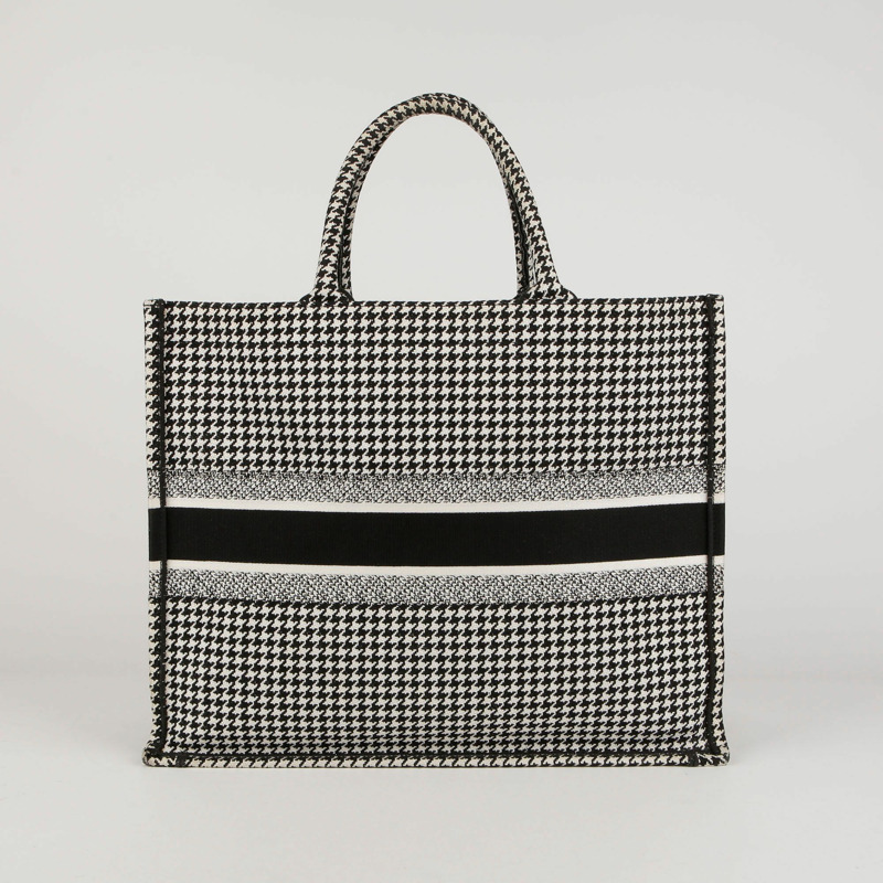 DIOR 大號黑白千鳥格刺繡書本手提包-2