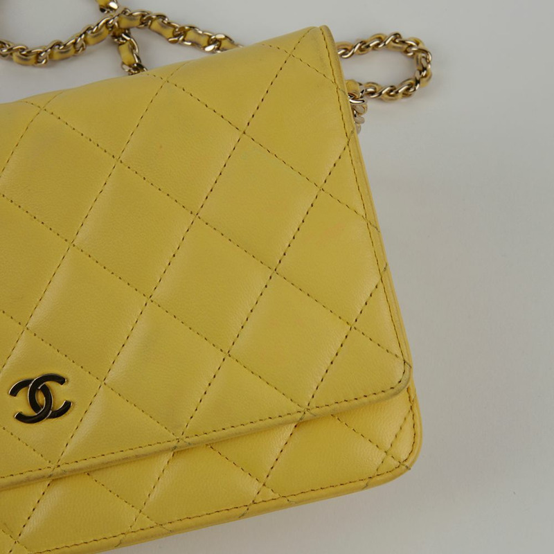CHANEL 黃色皮革經典鏈條皮夾和斜背包-2