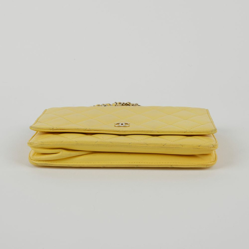 CHANEL 黃色皮革經典鏈條皮夾和斜背包-6