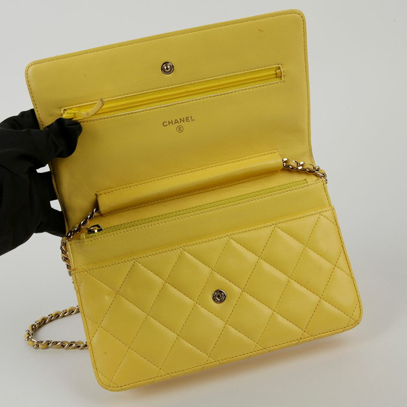 CHANEL 黃色皮革經典鏈條皮夾和斜背包-10