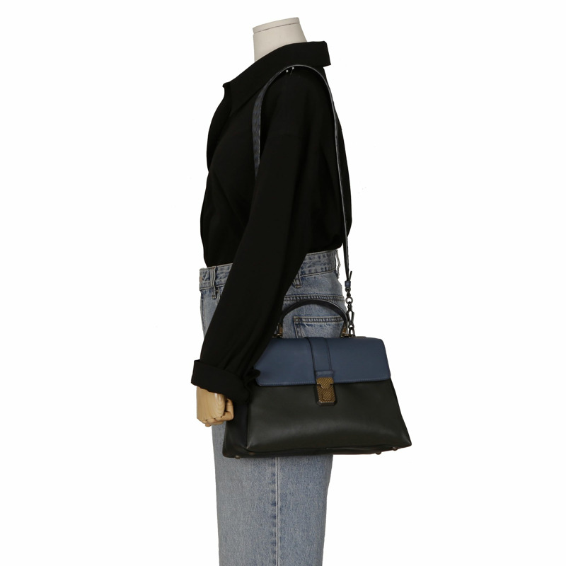 BOTTEGA VENETA 雙色 Intrecciato 皮革廣場手提包和單肩包-8